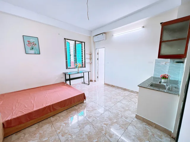 Cho thuê Ccmn cực đẹp thoáng giá rẻ chỉ 4tr2 ngõ 280 Lạc Long Quân, Tây Hồ