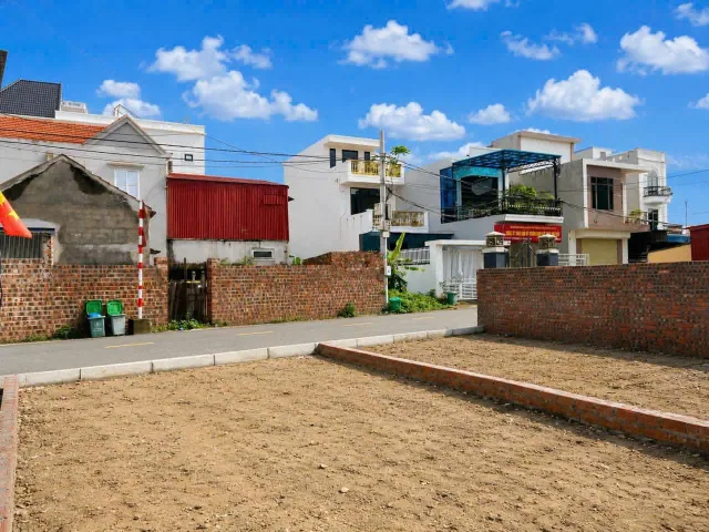 Mặt đường Chim Trời, Thiên Hương, gần ủy ban nhân dân, chợ Trịnh, trường học, giá chỉ 2,45 tỷ