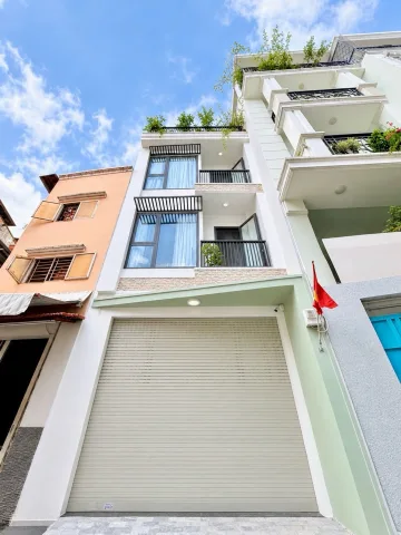 Bán nhà đẹp 5 tầng 4 x 16 có thang máy , nội thất xịn - sổ hoàn công đầy đủ giá 15.5 tỷ tại Đường Huỳnh Văn Bánh Phường 11 Quận Phú Nhuận TP. Hồ Chí Minh