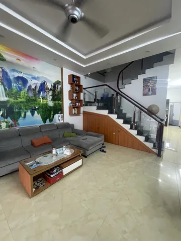 BÁN NHÀ 3,5 TẦNG GẦN BÃI TẮM HÒN GAI,PHƯỜNG HẠ LONG