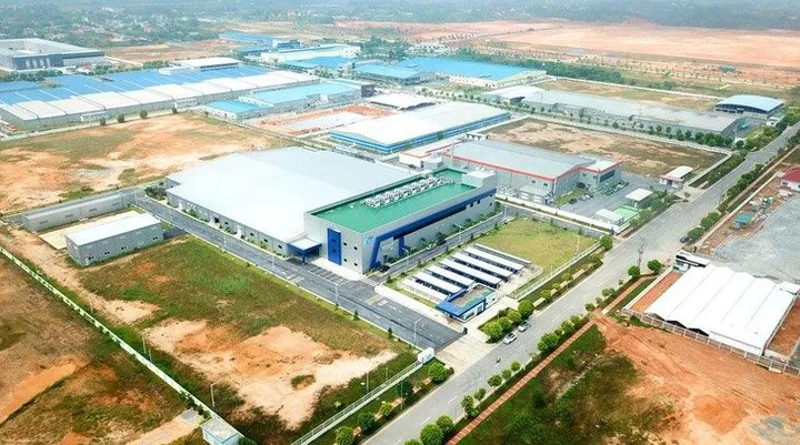 KẸT TIỀN GẤP BÁN : 2.208M2 ĐẤT, S.HỒNG, MT NGAY KCN, GẦN CHỢ DÂN ĐÔNG GIÁ 270Tr (Gọi: 0969.950.161 c Tư )