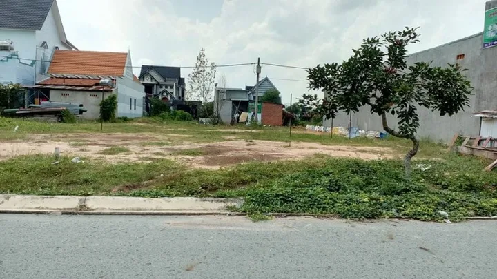 KẸT TIỀN GẤP BÁN : 2.208M2 ĐẤT, S.HỒNG,MT NGAY KCN, GẦN CHỢ DÂN ĐÔNG GIÁ 270 TRIỆU