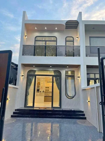 DUY NHẤT 1 CĂN NHÀ LẦU NGAY PHƯỜNG PHƯỚC TÂN - KHÔNG NGẬP