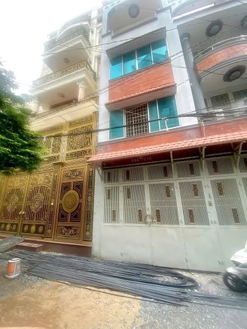 Diện Tích : 6.85 x 12.5m . 4 Tầng . Hẻm 8m Lạc Long Quân Quận 11 Giá : 13 tỷ