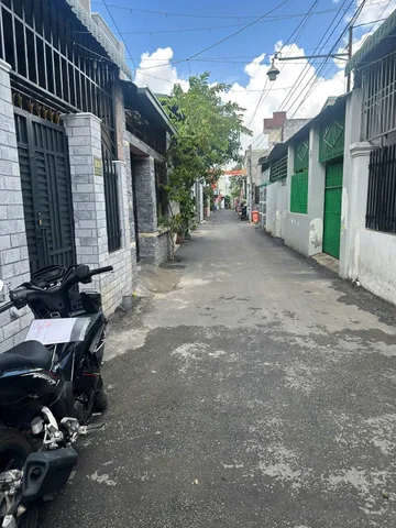 Nhà gác lửng Khu 8 Phú Hòa (phường Phú Lợi-TP.HCM) đường oto thông hẻm 305 Lê Hồng Phong vị trí trung tâm đẹp