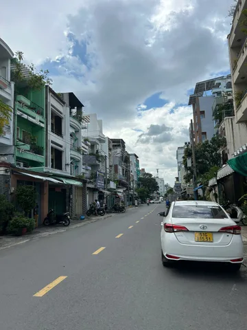 MTKD Đỗ Ngọc Thạnh - Ngay Nguyễn Chí Thanh. DT: 4 x 18,5m. 4 Tầng. Giá: 22 tỷ