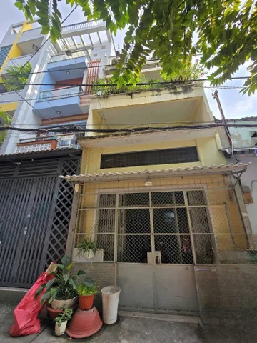Nhà HXH Minh Phụng Q11. DT: 4 x 16m (Nở hậu 6m). 3 tầng. Giá: 9.3  tỷ  TL