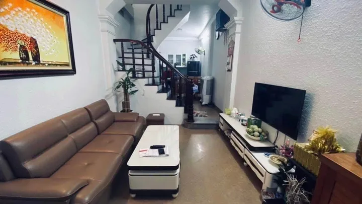 Cho thuê nhà Yên Hòa, Cầu Giấy 45m x 4T (4 ngủ) Full Đồ giá 15 triệu