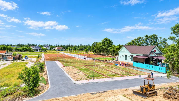 Bán Đất 124.8m2 có sẵn 70 m2 thổ cư giá 350 triệu tại đường thông cách trục dọc 2  làn khu kinh tế 35m Xã Triệu Vân Huyện Triệu Phong Quảng Trị
