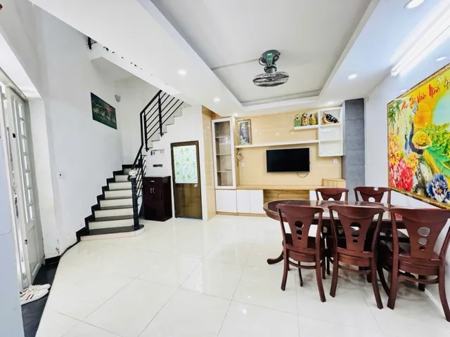 BÁN NHÀ GẦN HÀ HUY GIÁP – NHÀ CHỦ TỰ XÂY – LÔ GÓC 2MT – NGANG GẦN 5M – 4.X TỶ