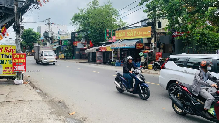 Mặt tiền 107-109-111 Ung Văn Khiêm, Phường 25, Quận Bình Thạnh LH: 0942035334( Đức Triệu nhà mặt tiền trung tâm )
