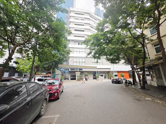 Bán biệt thự KĐT Mễ Trì - Mỹ Đình, 181m2 x mt 11m, thang máy, kinh doanh tốt, chỉ 70 tỷ.