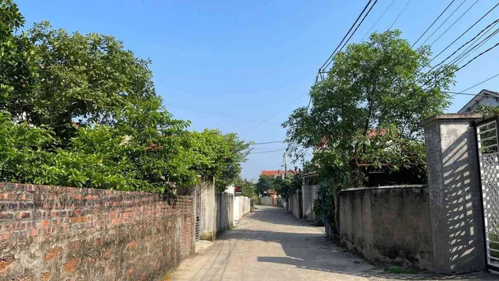 Bán Đất 100m2 có sẵn 100 m2 thổ cư giá 2.2 tỷ tại Xã Phú Cát Huyện Quốc Oai Hà Nội