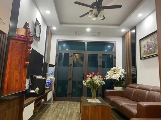 Cho thuê nhà ô tô, full đồ Nguyễn Khoái, Hai Bà Trưng 35m x 5T (3 ngủ) giá 15 triệu