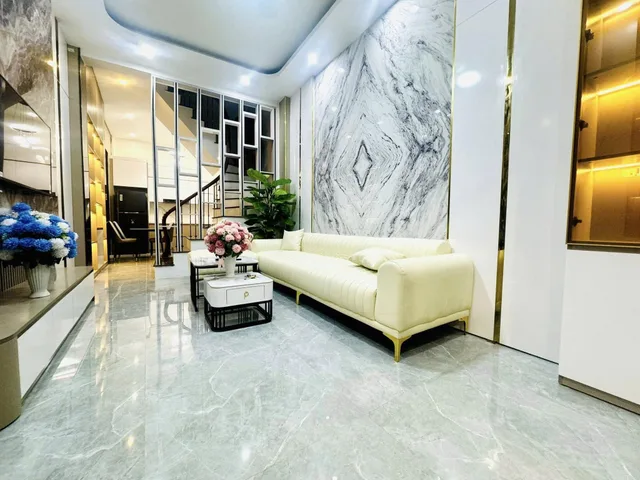 Cho thuê nhà ngõ Gốc Đề, Hai Bà Trưng MỚI ĐẸP 50m x 4T (6 ngủ) giá 17 triệu