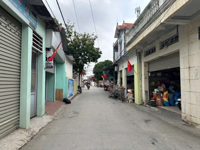 Bán 68m2 tại Thuỷ Đường có sẵn nhà cấp 4. ngõ ô tô cách đường nhựa 30m.l/h:076.231.9990 e Thúy