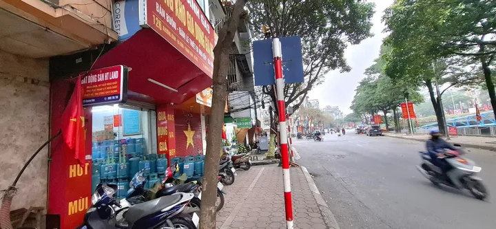 Bán Nhà Mặt Phố Khương Đình. Thanh Xuân. Ô Tô. Vỉa Hè. DT 31m2. MT 3.5m. Giá 17.4 Tỷ.