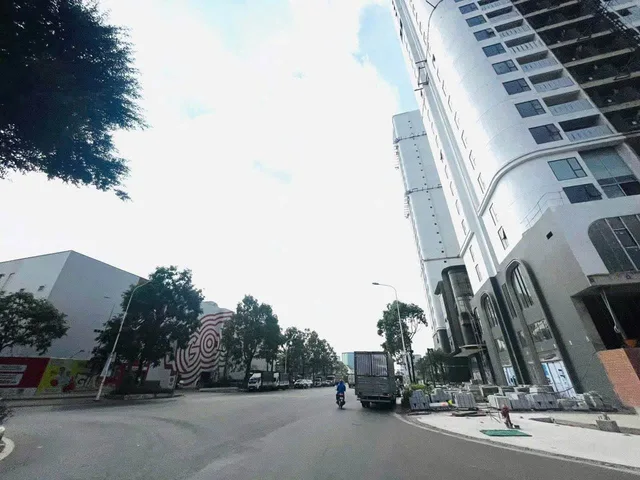 BÁN ĐẤT ĐẸP GẦN TTTM GO DĨ AN, P ĐÔNG HÒA, DĨ AN  81m2 , ĐƯỜNG 12M CHỈ 7.65 TỶ.