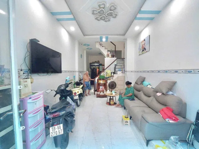 DƯƠNG QUẢNG HÀM HXH 3 TẦNG 40M² 4PN 6,58 TỶ GẦN VINCOM BÌNH THẠNH