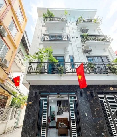 Bán nhà Vạn Phúc 40m² 4 tầng lô góc 2 thoáng ô tô qua nhà giá 7,x đồng