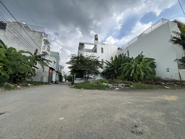 Bán Đất 82m2 có sẵn 82 m2 thổ cư giá 5.7 tỷ tại Đường Lã Xuân Oai Phường Long Trường Quận 9 TP. Hồ Chí Minh