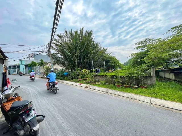 Bán Đất 288m2 có sẵn 135 m2 thổ cư giá 6.7 tỷ tại Đường Lê Văn Lương Xã Nhơn Đức Huyện Nhà Bè TP. Hồ Chí Minh