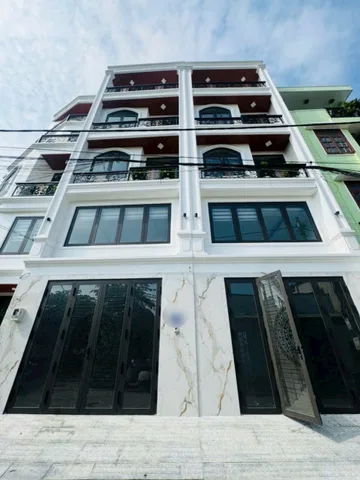 GIẢM TỪ 7.2 TỶ CÒN 6.XX TỶ – BÁN NHÀ 5 TẦNG Ô TÔ VÀO NHÀ GẦN CẦU AN LỘC NGUYỄN OANH (4.5X14M = 60M²) 6PN TẶNG FULL NỘI THẤT TL
