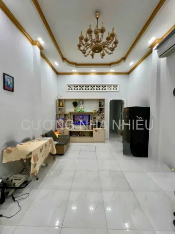 Mặt tiền đường số cắt Lâm Văn Bền; ngang 4m vuông vức; tương lai thành 2 mặt tiền; sân rộng để nhiều xe máy