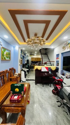 HẺM XE HƠI LẠC LONG QUÂN – NHÀ 3 TẦNG BTCT – 58M² – 4PN – ĐÔNG NAM