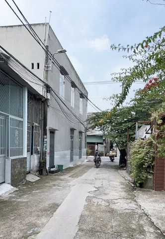 Giá Chỉ 3.8 Tỷ - Nhà Mới 2 Tầng - Ngay UBND Long Thạnh Mỹ Q.9 Cũ