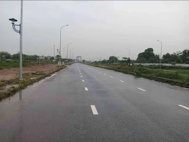 BánCần thanh khoản 117m mt6,5m vuông như bánh trưng  gần hồ, gần bến xe bus