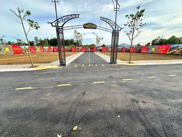 Bán Đất 100m2 có sẵn 75 m2 thổ cư giá 7.9 tỷ tại Xã Tiến Xuân Huyện Thạch Thất Hà Nội