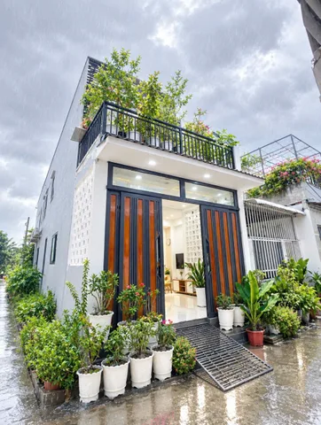 Nhà 4 Phòng  - Khu Phố Kim  - diện tích 5,3M*18,8M - mặt tiền xe hơi - gần chợ - đường Đoàn Nguyên Tuấn - Cần Giuộc - Long An - giá 2,85 tỷ
