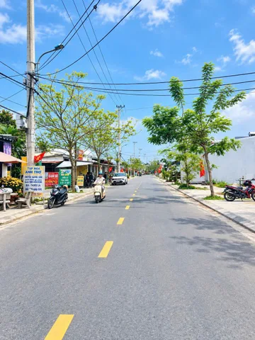 Sụp Hầm Lô góc 2 mặt tiền Đường Nhựa Kinh Doanh 11M5 ngay trung tâm Chợ Huyện Thị Trấn Nam Phước Giá Chỉ Nhỉnh Hơn tỷ