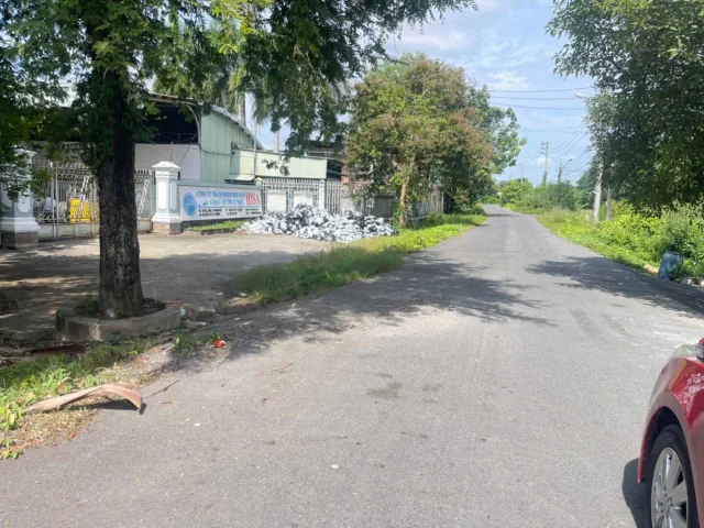 Bán đất mặt tiền đường nhựa, xã Nhuận Đức, Củ Chi tdt 800m2 ( 80m2 thổ ) giá 4,1 tỷ