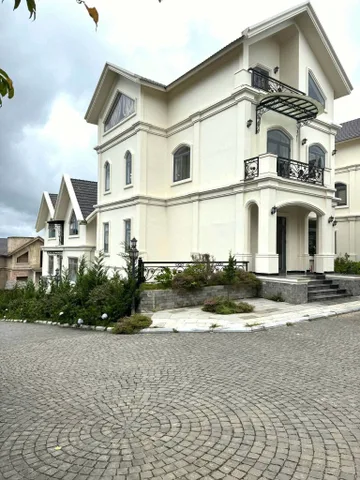 Cho thuê villa 10 phòng giá 25 triệu tại Đường Măng Lin Phường 7 Thành phố Đà Lạt Lâm Đồng