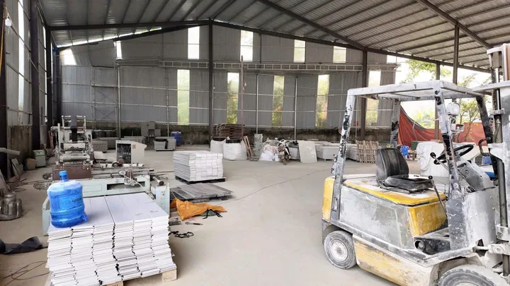 Bán Kho, nhà xưởng 1347m2 có sẵn 200 m2 thổ cư giá 1 tại Xã Yên Bình Huyện Thạch Thất Hà Nội