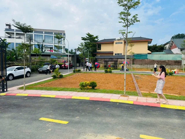 Bán Đất 150m2 có sẵn 150 m2 thổ cư giá 60 triệu.m2 tại Thôn miễu Xã Tiến Xuân Huyện Thạch Thất Hà Nội
