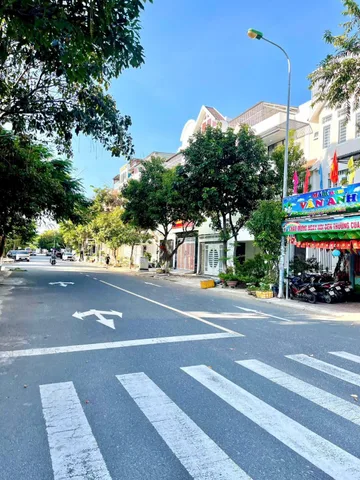 🔥BÁN NHÀ 4Tầng MT THÍCH QUẢNG ĐỨC - Phước
Long - Phường Nam Nha Trang 💰 11 Tỷ  500tr