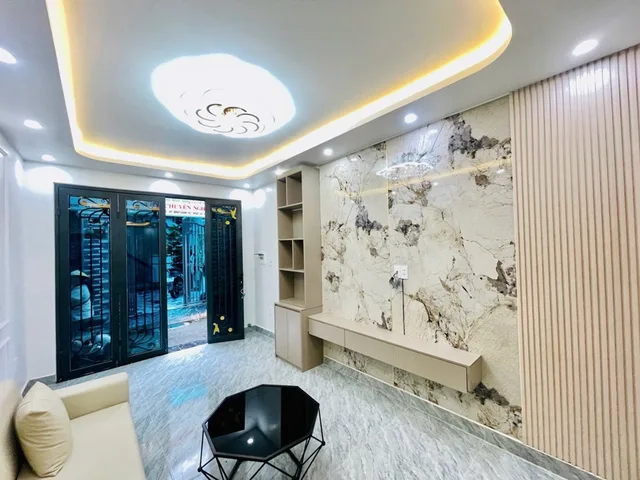 Bán nhà mặt ngõ Phạm Hữu Điều thông Nguyễn Văn Linh -Kinh doanh thuận tiện - Chỉ hơn 2tỷ