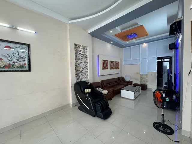 SÁT MẶT TIỀN GẦN CHỢ HỒ HỌC LÃM 4 TẦNG 4PN 6.1 TỶ