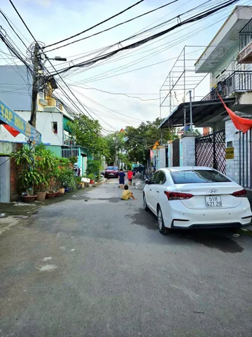 👉 Tài chính khoảng 3,5 tỷ, cần nhà ô tô ở Long Trường, căn này đáng xem.