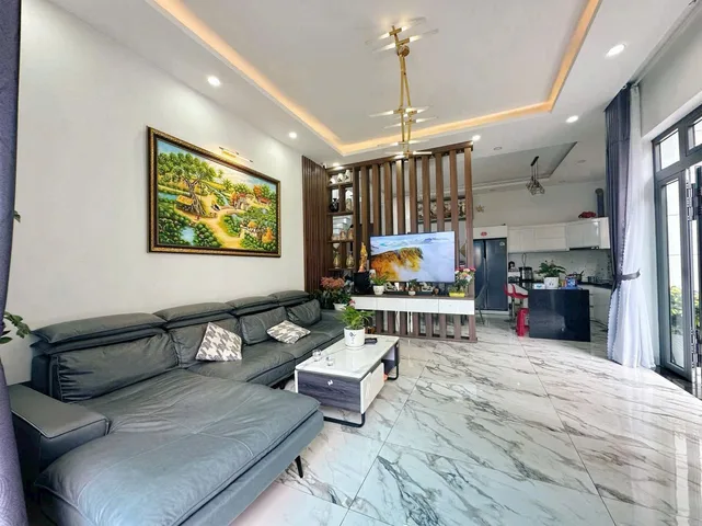 8,5 tỷ cần bán gấp cho căn Villa Ngay Trịnh Hoài Đức giá tốt nhất khu vực