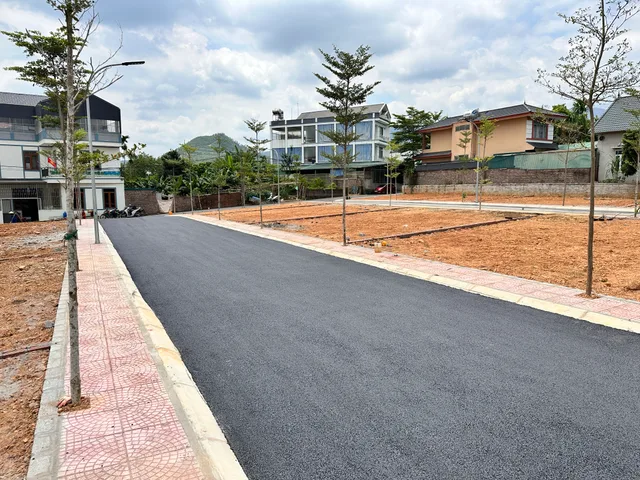 Bán Đất 150m2 có sẵn 150 m2 thổ cư giá 9 tỷ tại Xã Tiến Xuân Huyện Thạch Thất Hà Nội