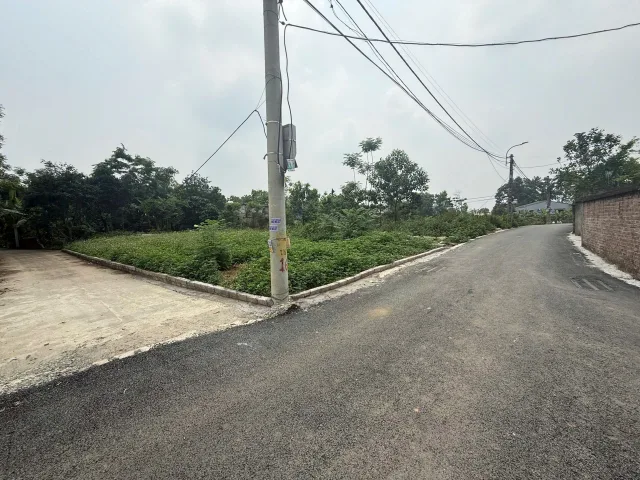Bán Đất 100m2 có sẵn 70 m2 thổ cư giá 8.1 tỷ tại Xã Tiến Xuân Huyện Thạch Thất Hà Nội