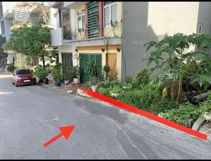 Bán Đất 100m2 có sẵn 100 m2 thổ cư giá 7.8 tỷ tại Xã Tiến Xuân Huyện Thạch Thất Hà Nội