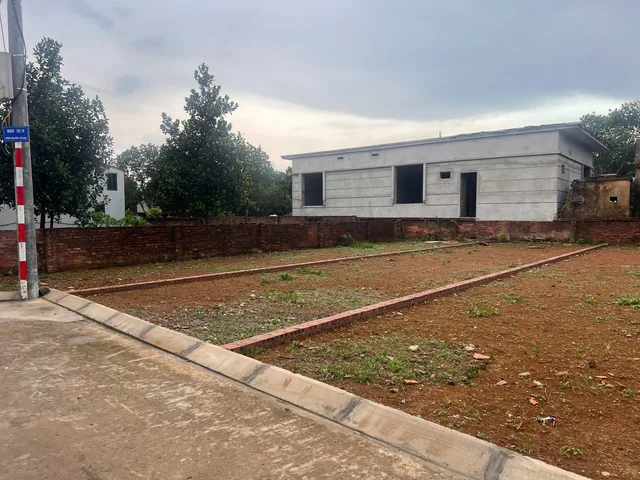 Bán Đất 100m2 có sẵn 100 m2 thổ cư giá 8.2 tỷ tại Xã Tiến Xuân Huyện Thạch Thất Hà Nội
