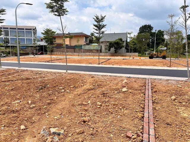 Bán Đất 100m2 có sẵn 100 m2 thổ cư giá 7.8 tỷ tại Xã Tiến Xuân Huyện Thạch Thất Hà Nội