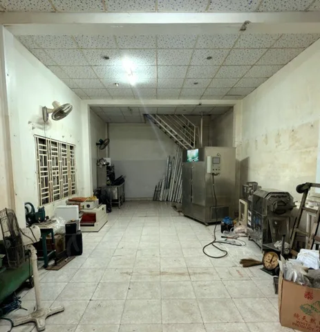 Bán nhà 3 tầng - Tỉnh lộ 10 - Bình Tân - DT:54.3m², ngang 5m - Hẻm xe hơi