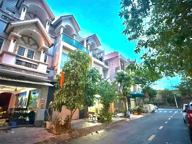 ĐƯỜNG GS12, P.ĐÔNG HÒA, GẦN GO DĨ AN - NHÀ 3 TẦNG 81M2 (4,5X18M), 4PN, SỔ HỒNG - 9,5 TỶ
